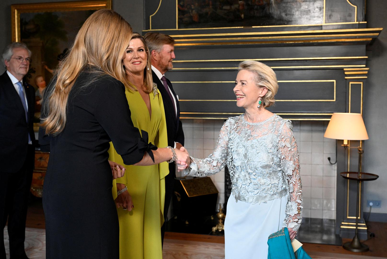 Tijekom godina služenja nizozemskoj kraljevskoj obitelji, prvo kao princeza, a potom i kao kraljica, Máxima je osvojila naklonost nizozemskog naroda. Njezina predanost borbi za prava imigranata, podizanju svijesti o mentalnom zdravlju i zagovaranju LGBT prava donijela joj je pohvale diljem zemlje.