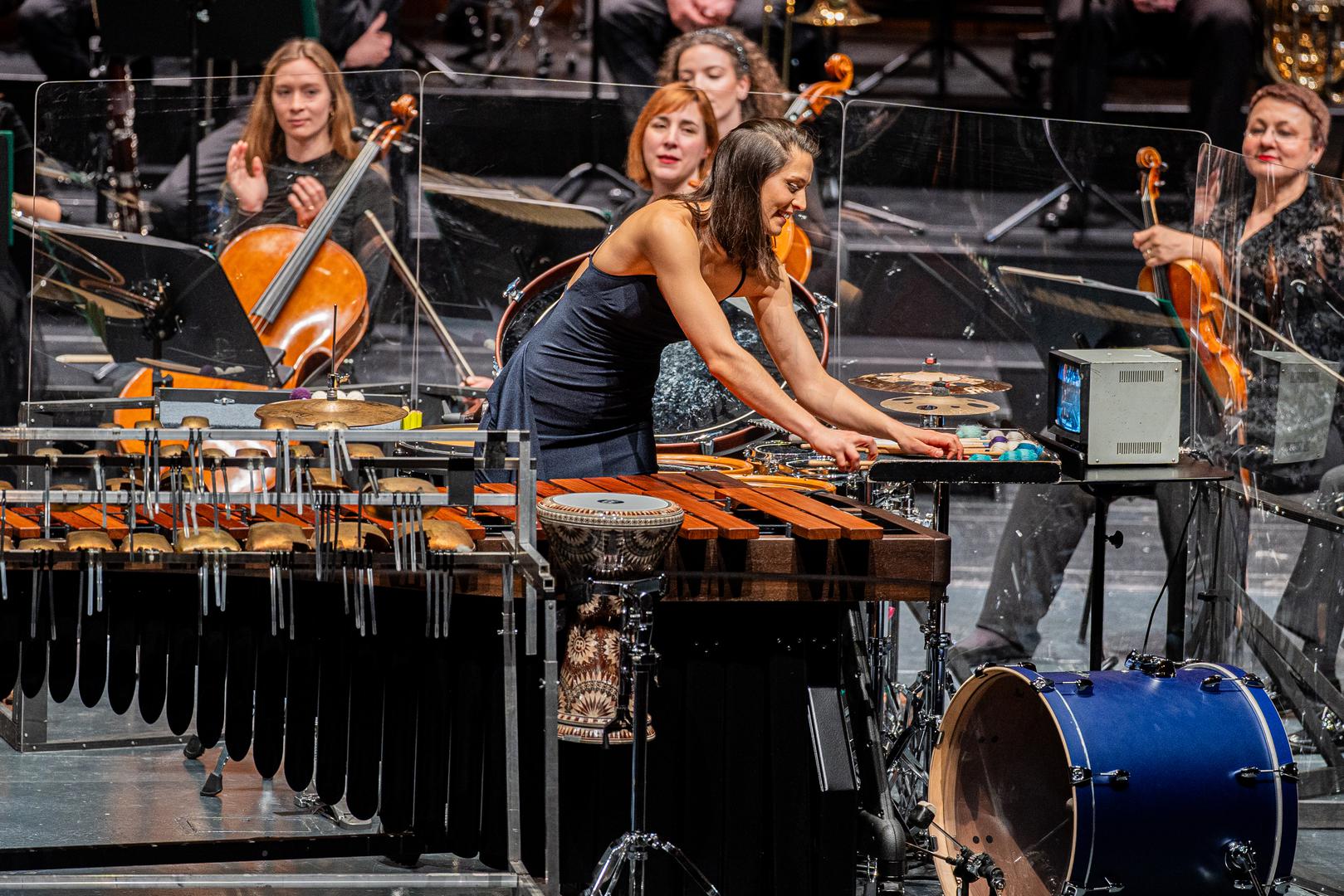 Središnji dio programa obilježio je Koncert za udaraljke i orkestar Frozen in Time Avnera Dormana, u kojem je kao solistica nastupila Vivi Vassileva, dobitnica Nagrade Leonard Bernstein 2023. godine
