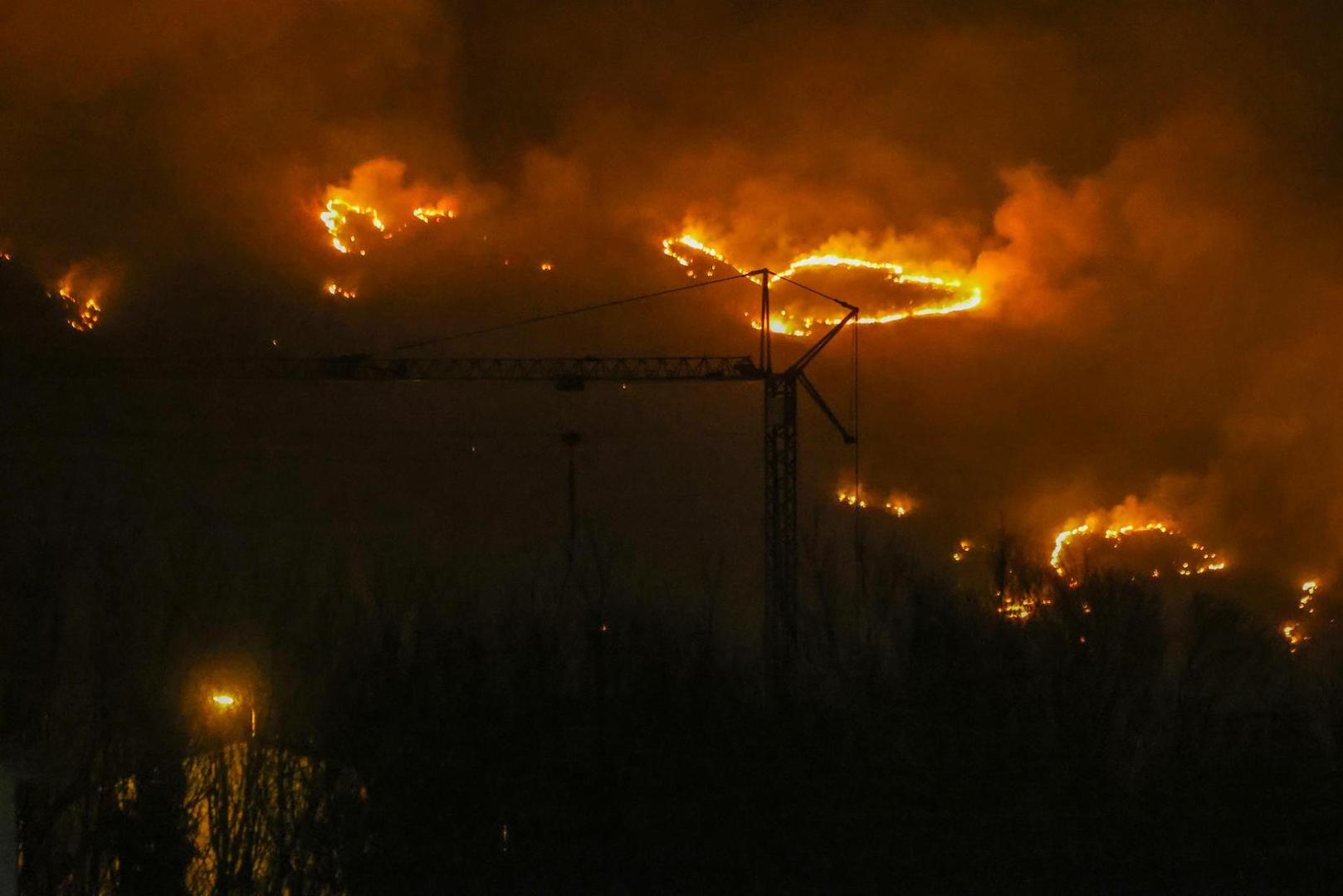 05.02.2025., Susnjevica- Danas oko 15 sati izbio je požar podno Učke, na području Kožljaka, točnije Jasenovika. Gori trava i nisko raslinje, a tamošnje kuće nisu ugrožene. Na terenu je 50 vatrogasaca s 15 vozila.  Photo: Srecko Niketic/PIXSELL