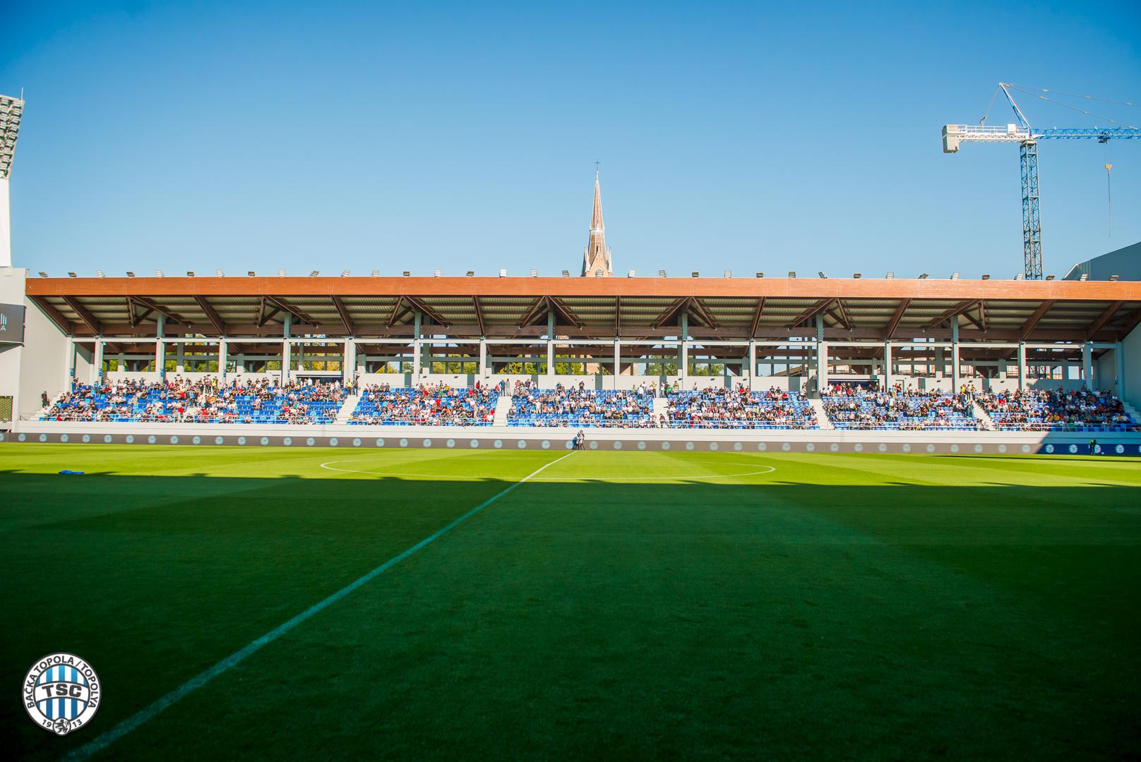 UEFA je tada napravila pravi mali presedan i napravila iznimku zbog TSC Bačke Topole da se Europska liga može igrati na stadionu manjem od 8000 gledatelja, jer su svi drugi uvjeti izvanredni. 