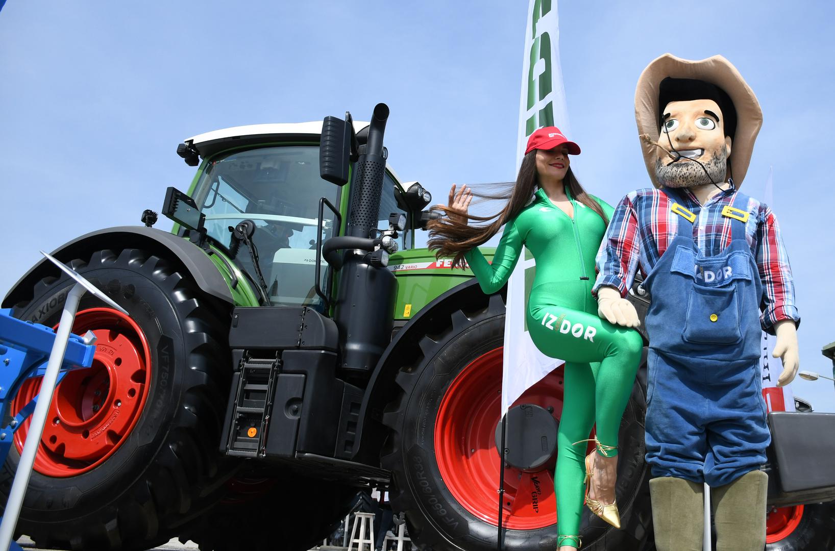 Cijena ulaznice bit će pet eura za odrasle osobe i četiri eura za djecu i umirovljenike, a petkom će za studente i učenike iznositi dva eura zbog terenske nastave. Uvedene su i obiteljske ulaznice za dvije odrasle osobe i dva djeteta u iznosu od deset eura.