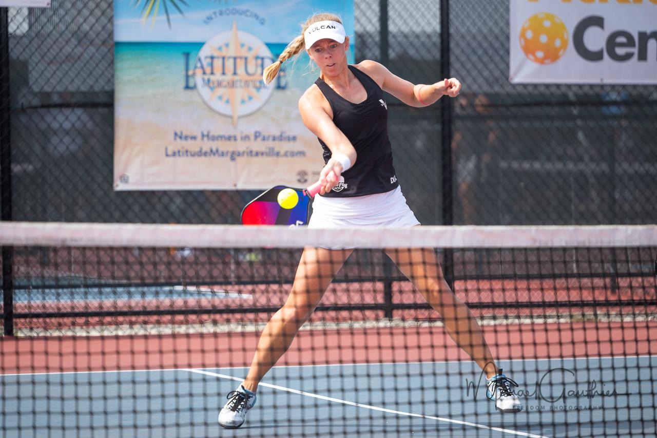 Corrine Carr, profesionalna igračica sporta Pickleball