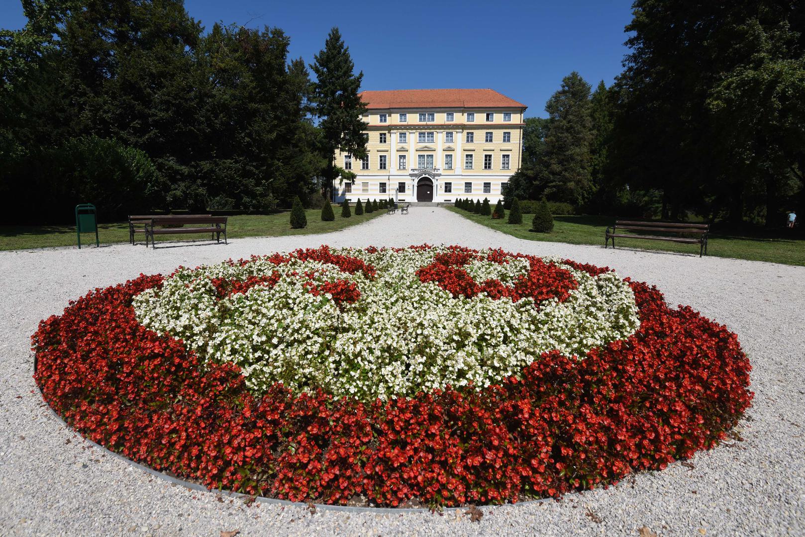 Veliko hrvatsko svetište koje okuplja mnoge hodočasnike. Osim toga, to je rodni grad hrvatske olimpijke Sare Kolak i centar svijeta.