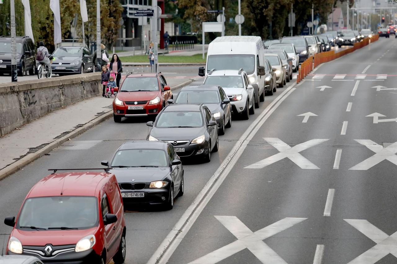 Dnevna svjetla na automobilima obavezna od 1. studenoga