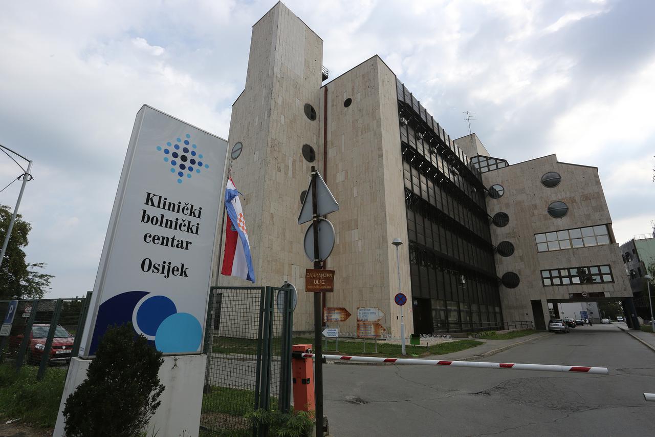 23.08.2014., Osijek -  KBC Osijek, ulaz u Klinicki bolnicki centar. Photo: 