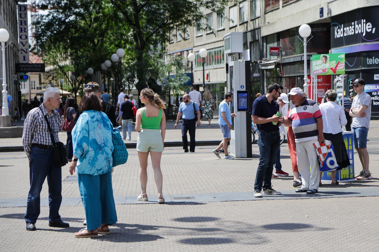 Sunčana nedjelja u gradu 