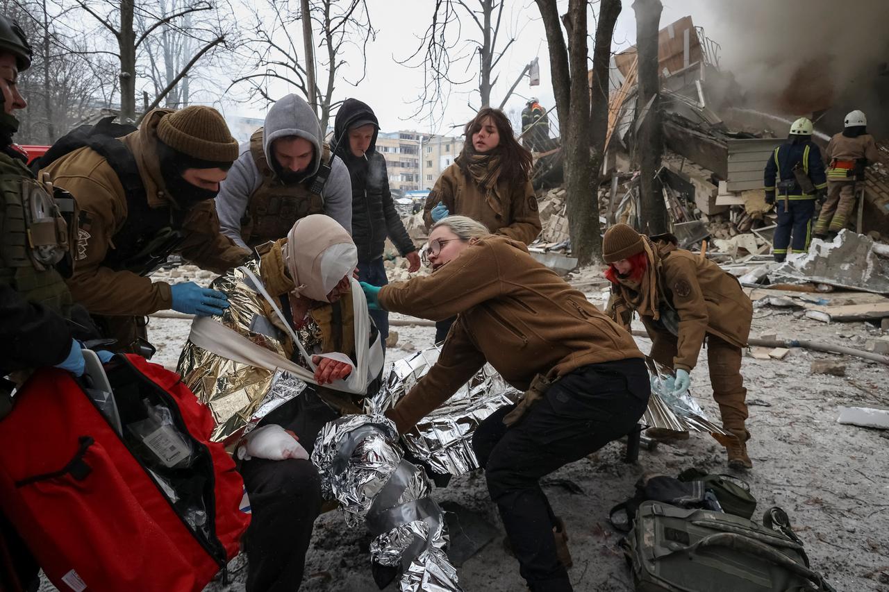 storyeditor/2024-01-23/2024-01-23T094935Z_1284533673_RC2JN5AE2D38_RTRMADP_3_UKRAINE-CRISIS-ATTACK-KHARKIV.JPG