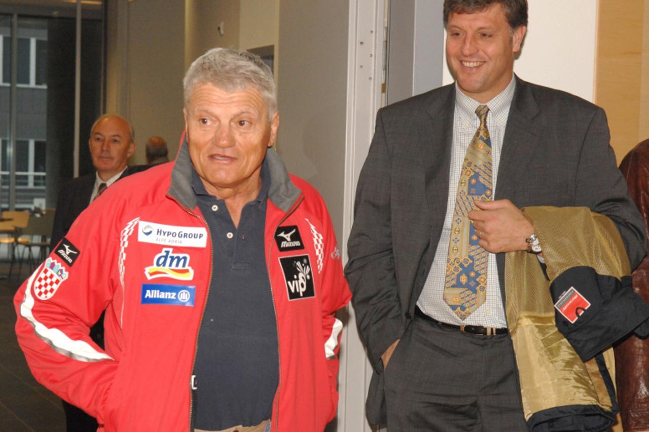 'za sport..11.11.2008... skijaska reprezentacija hrvatske....najava nove sezone..potpisan ugovor o sponzorstvu sa dm-om...nika fleiss...ante kostelic i simenc.. Photo: Miso Lisanin/Vecernji list'