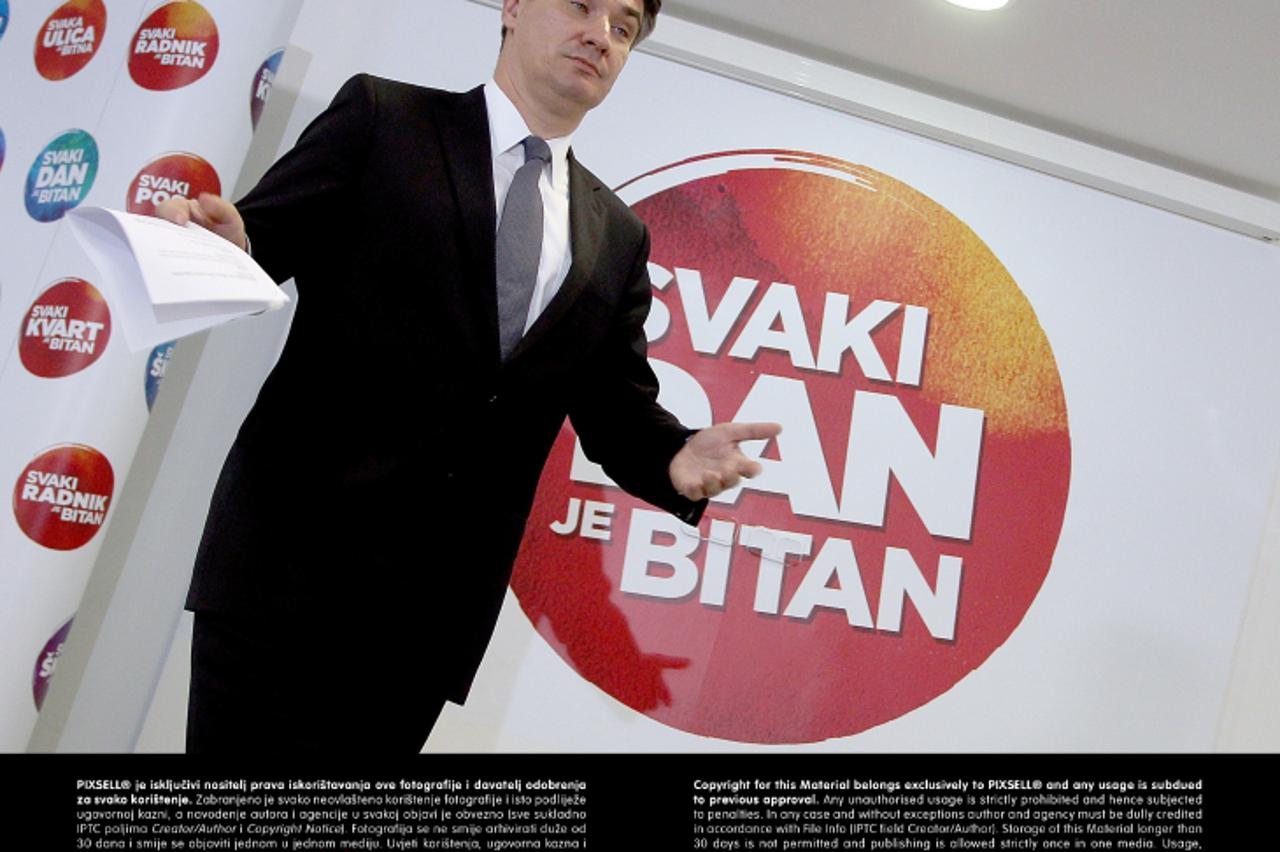 '20.05.2013., Zagreb - Hrvatski premijer i predsjednik SDP-a Zoran Milanovic dan nakon lokalnih izbora odrzao je konferenciju za novinare u sjedistu SDP-a na Iblerovom trgu.  Photo: Goran Stanzl/PIXSE