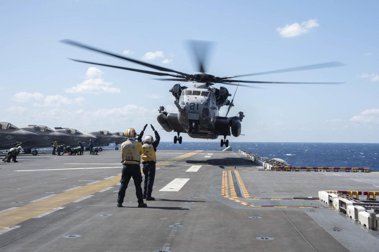 US 7th Fleet Operates In Indo-Pacific