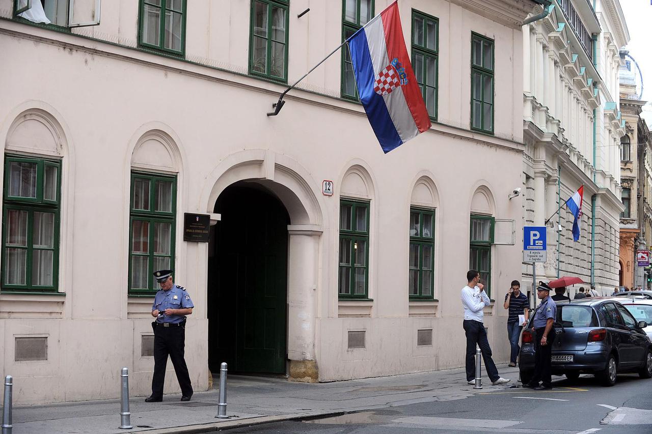 Zagreb: General Zagorec pod policijskom pratnjom doveden na Županijski sud