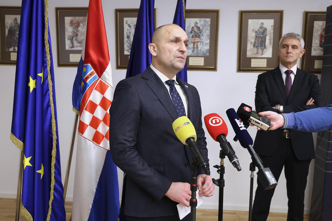 Zagreb: U MORH-u potpisan sporazum o nabavi sustava za suprotstavljanje bespilotnim zrakoplovnim letjelicama