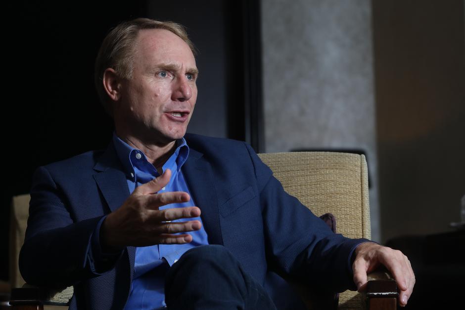 Dan Brown