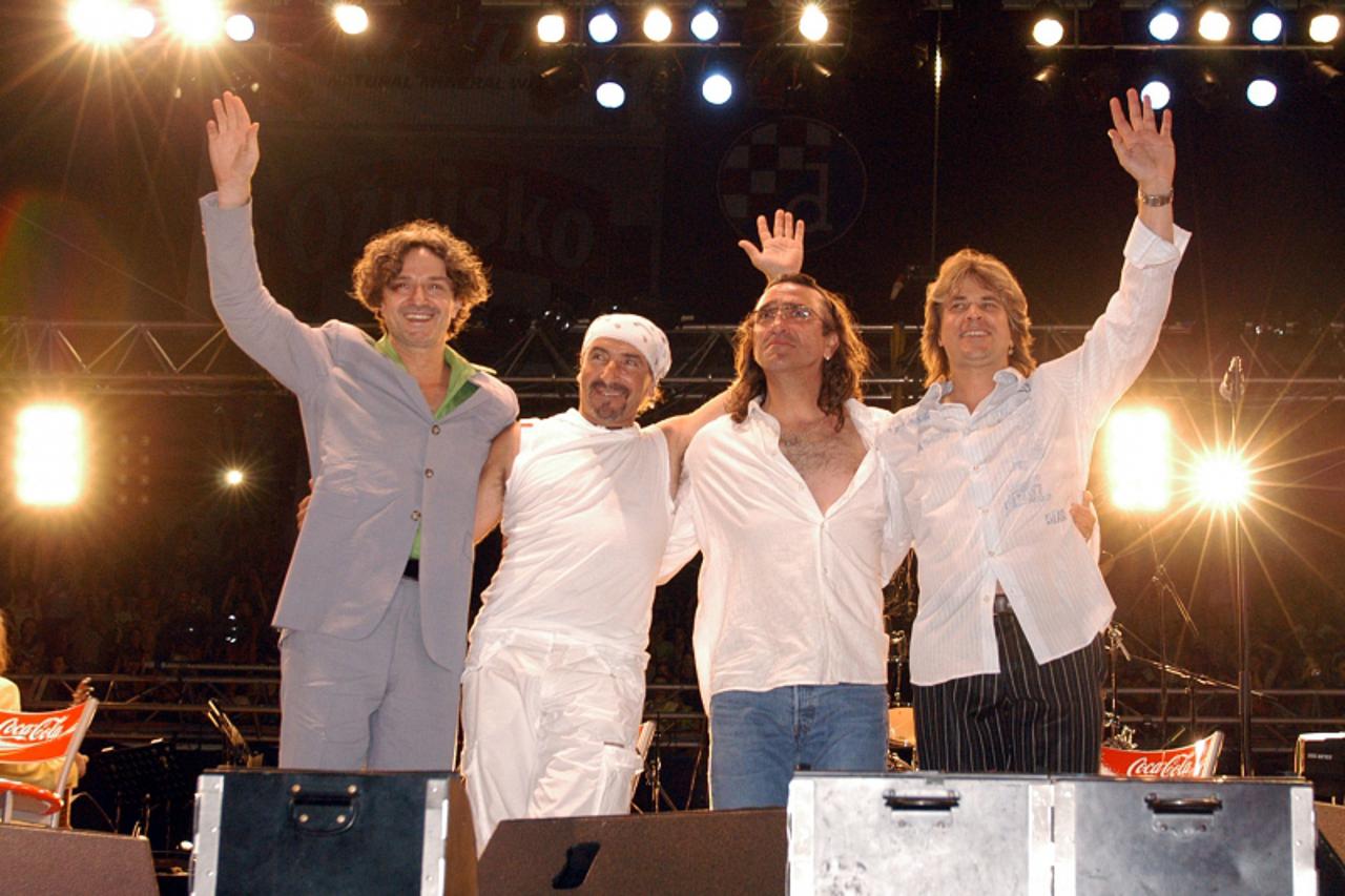 'scena...zagreb...22.06.2005. stadion maksimir, koncert bijelo dugme pred 70 000 ljudi foto: goran stanzl'