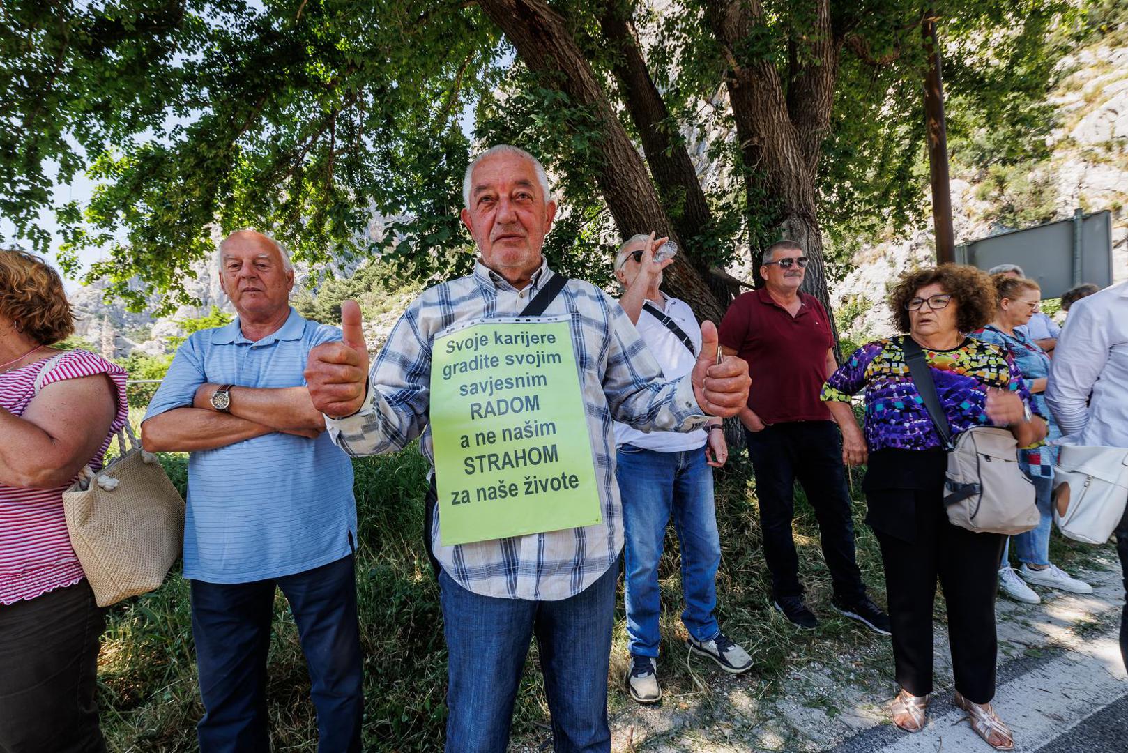 "Da se ovaj tren krene u proširenje, to bi trajalo dvije godine. Mi dvije godine najmanje moramo živjeti s tom situacijom" upozorio je predsjednik mjesnog odbora.