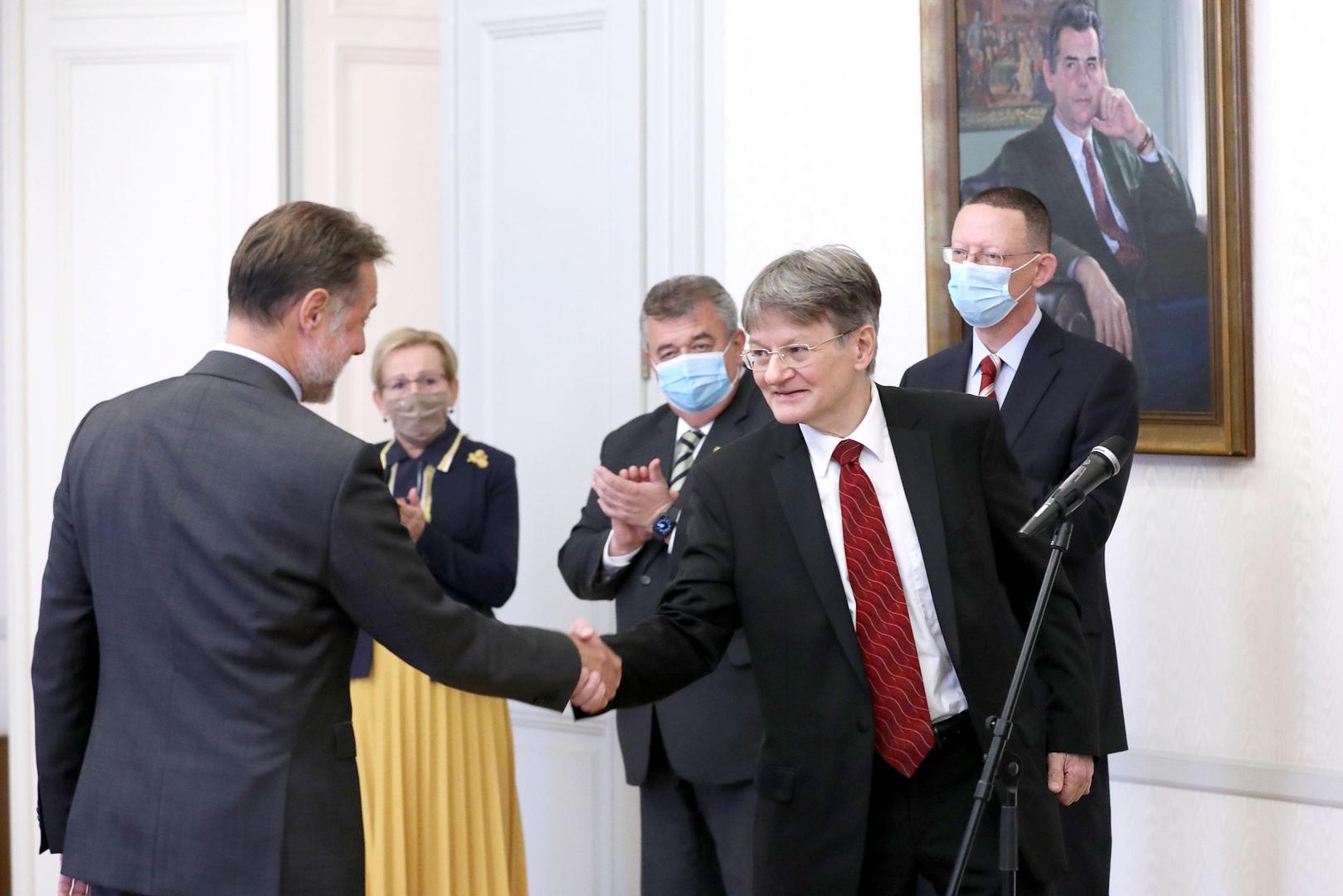 18.10.2021., Zagreb -Izabrani predsjednik Vrhovnog suda Republike Hrvatske i predsjednik Drzavnog izbornog povjerenstva Radovan Dobronic prisegnuo je danas pred predsjednikom Hrvatskoga sabora Gordanom Jandrokovicem. Photo: Patrik Macek/PIXSELL