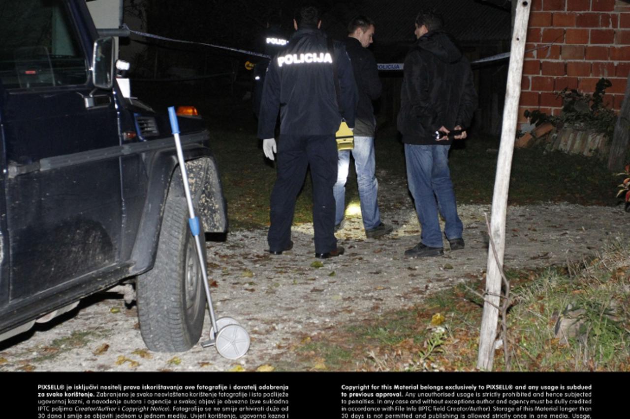 '11.11.2012., Rijeka Vocanska - Nozem ubio brata i ranio njegova prijatelja. Ubojstvu je navodno prethodila svadja. Ocevid u tijeku. Photo: Vjeran Zganec-Rogulja/PIXSELL'