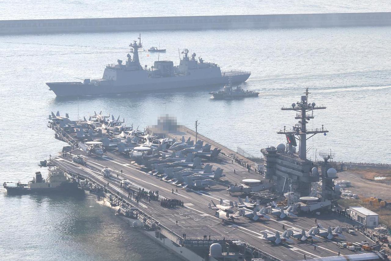 U.S. aircraft carrier George Washington