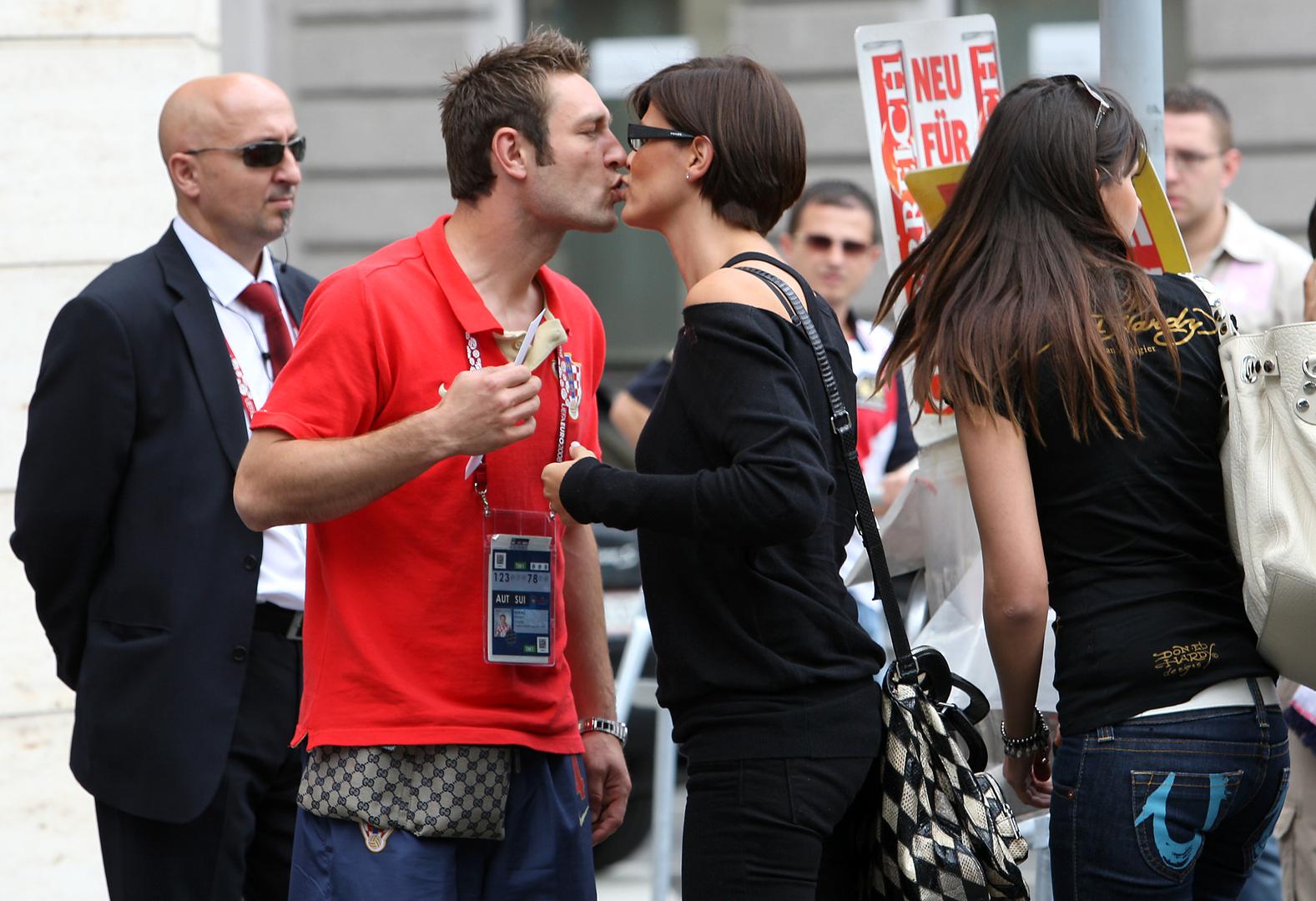 08.06.2008., Bec, Austrija - Supruga Roberta Kovaca Anica Martinovic ispred hotela Hilton gdje su hrvatski nogometasi bili smjestenji uoci prvog susreta na Euru 2008 s Austrijom. Robert i Anica Kovac."nPhoto: Igor Kralj/PIXSELL