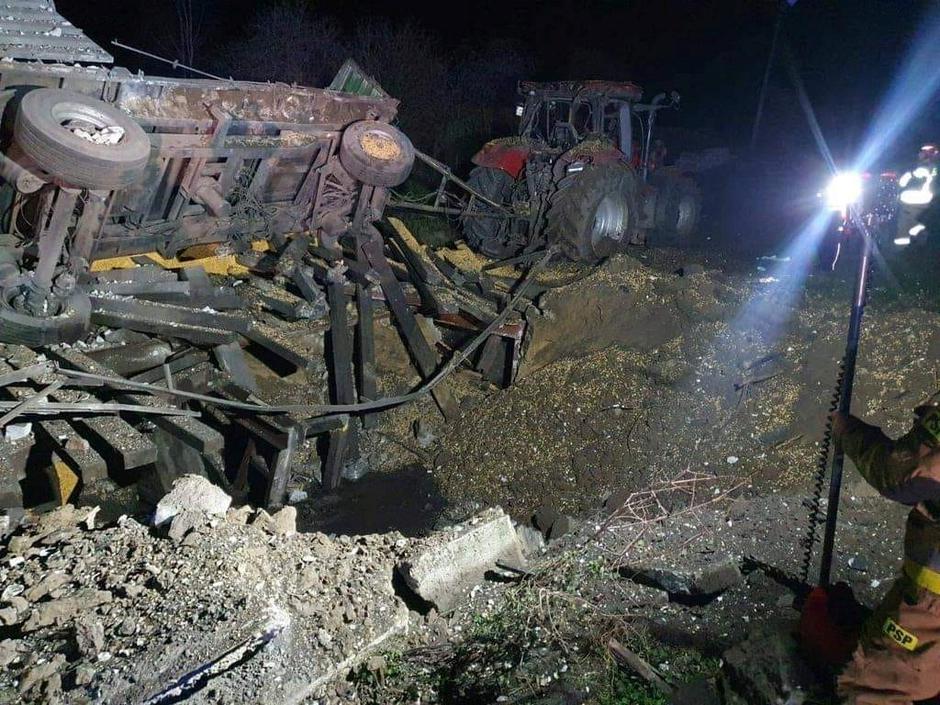 Explosion kills two at Polish grain facility