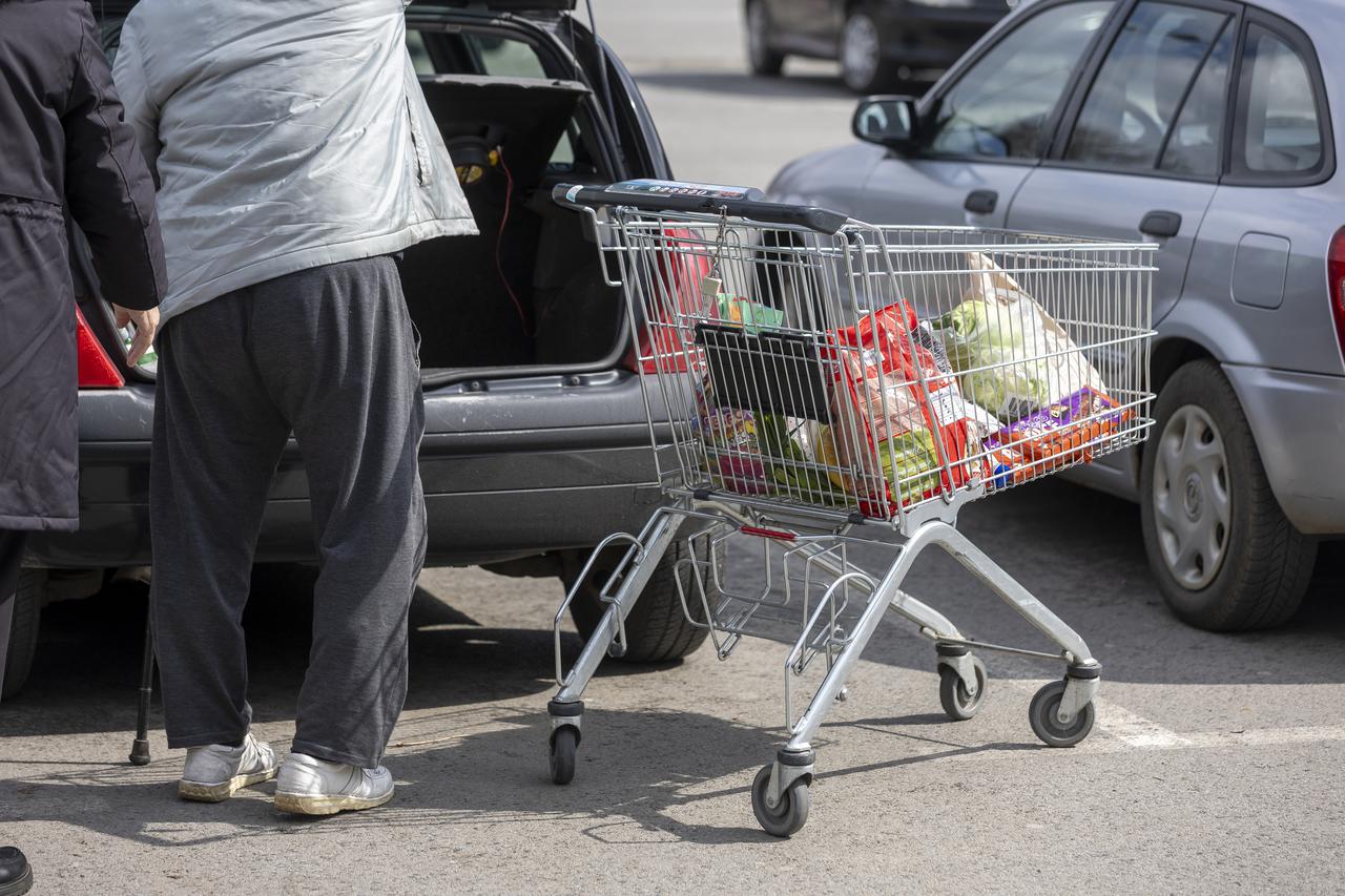 Beli Manastir: Mađari dolaze u Hrvatsku kupovati hranu