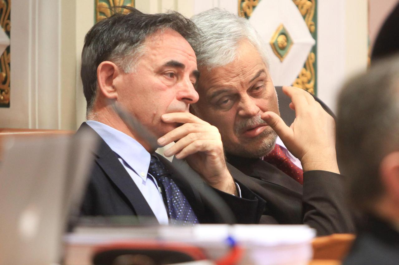 18.01.2012., Zagreb - Sjednica hrvatskog Sabora, aktualni sat, vlada Zorana Milanovica odgovara na pitanja saborskih zastupnika. Vojisalv Stanimirovic, Milorad Pupovac. Photo: Robert Anic/PIXSELL