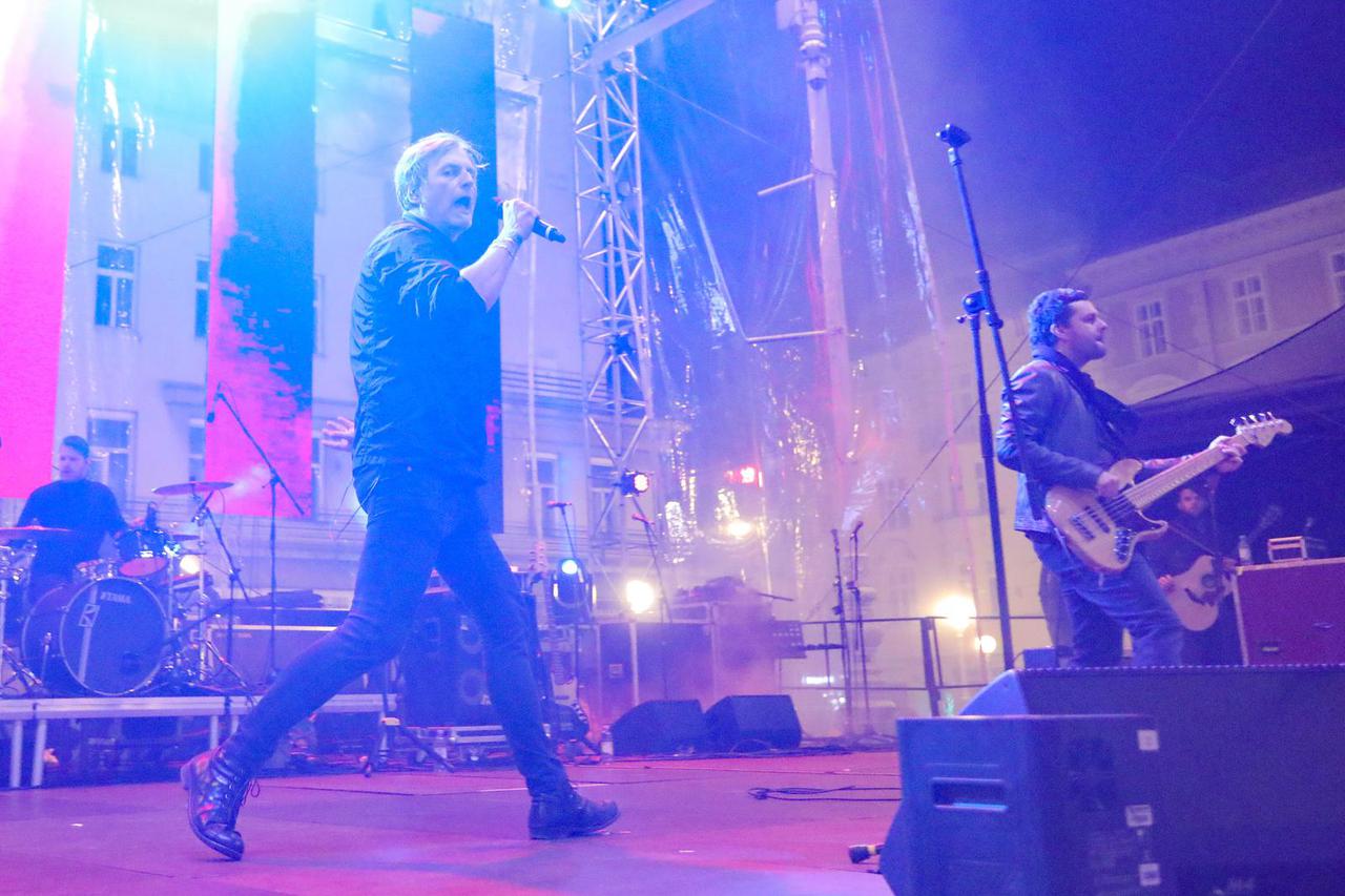 Zagreb: Doček Nove godine na Trgu bana Jelačića uz Pips, Chips & Videoclips