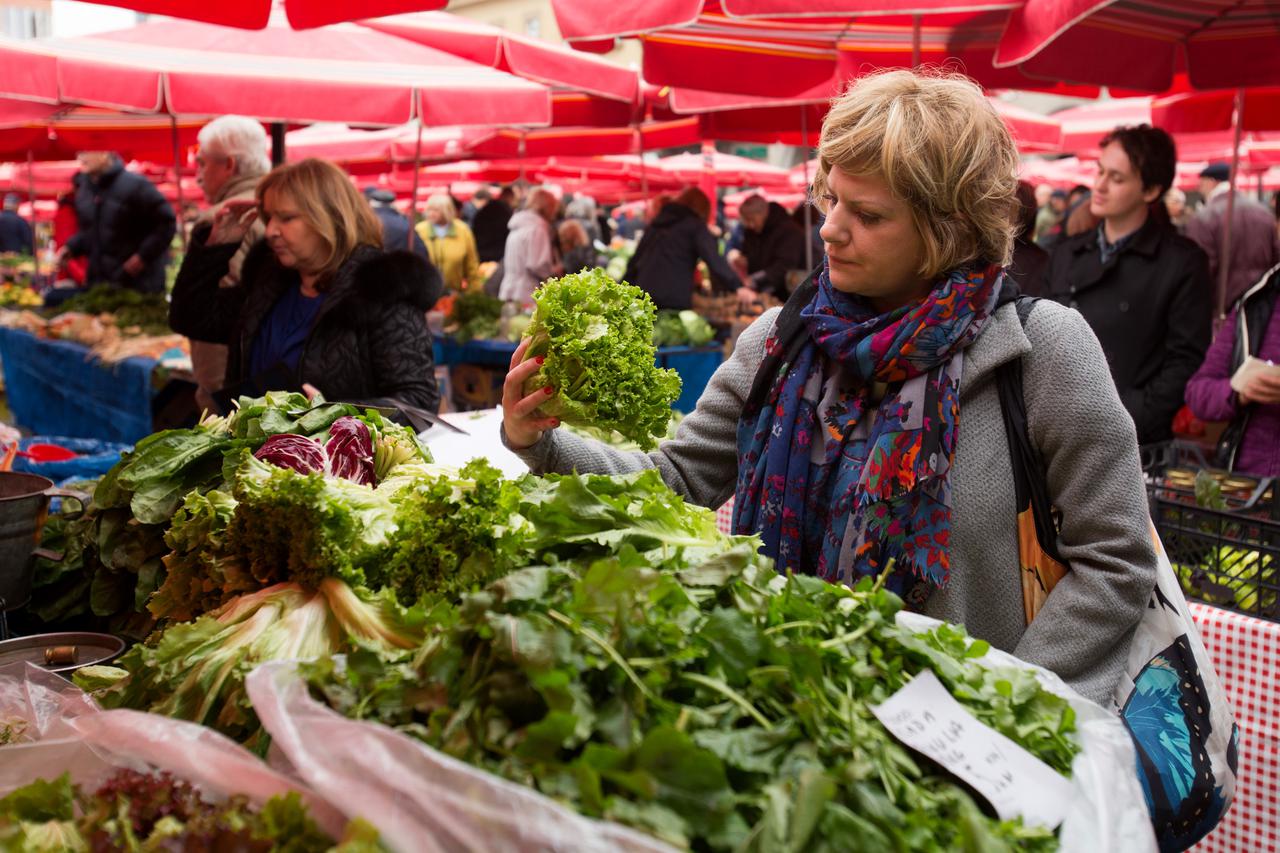 Već danas trebalo bi na tržnici kupiti obilje salate i zelenog povrće te složiti novi meni u kojem će se iskoristiti i ostaci od blagdana