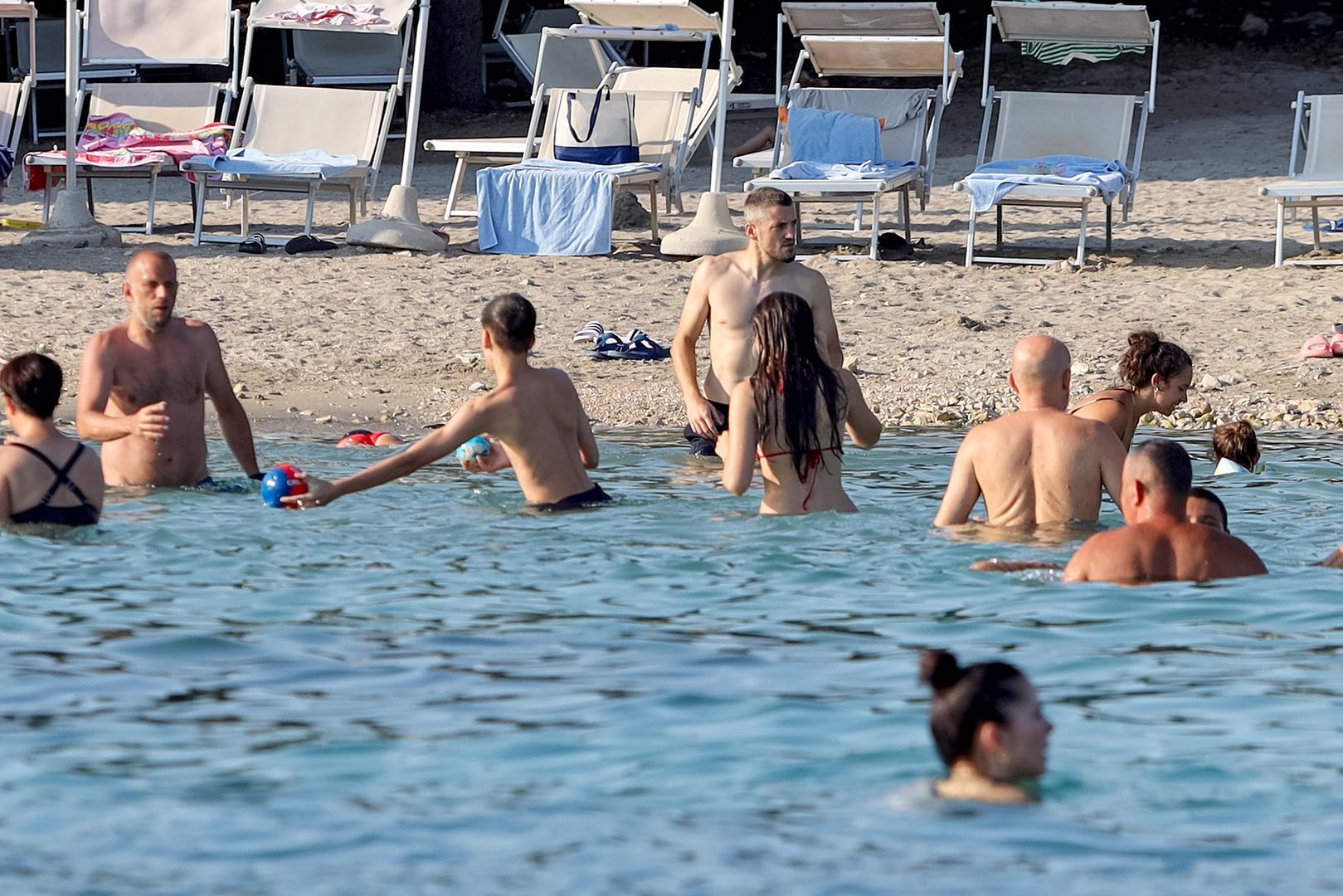18.07.2024., Petrčane - Arijan Ademi odmara na plazi u Punta Skali Photo: Sime Zelic/PIXSELL