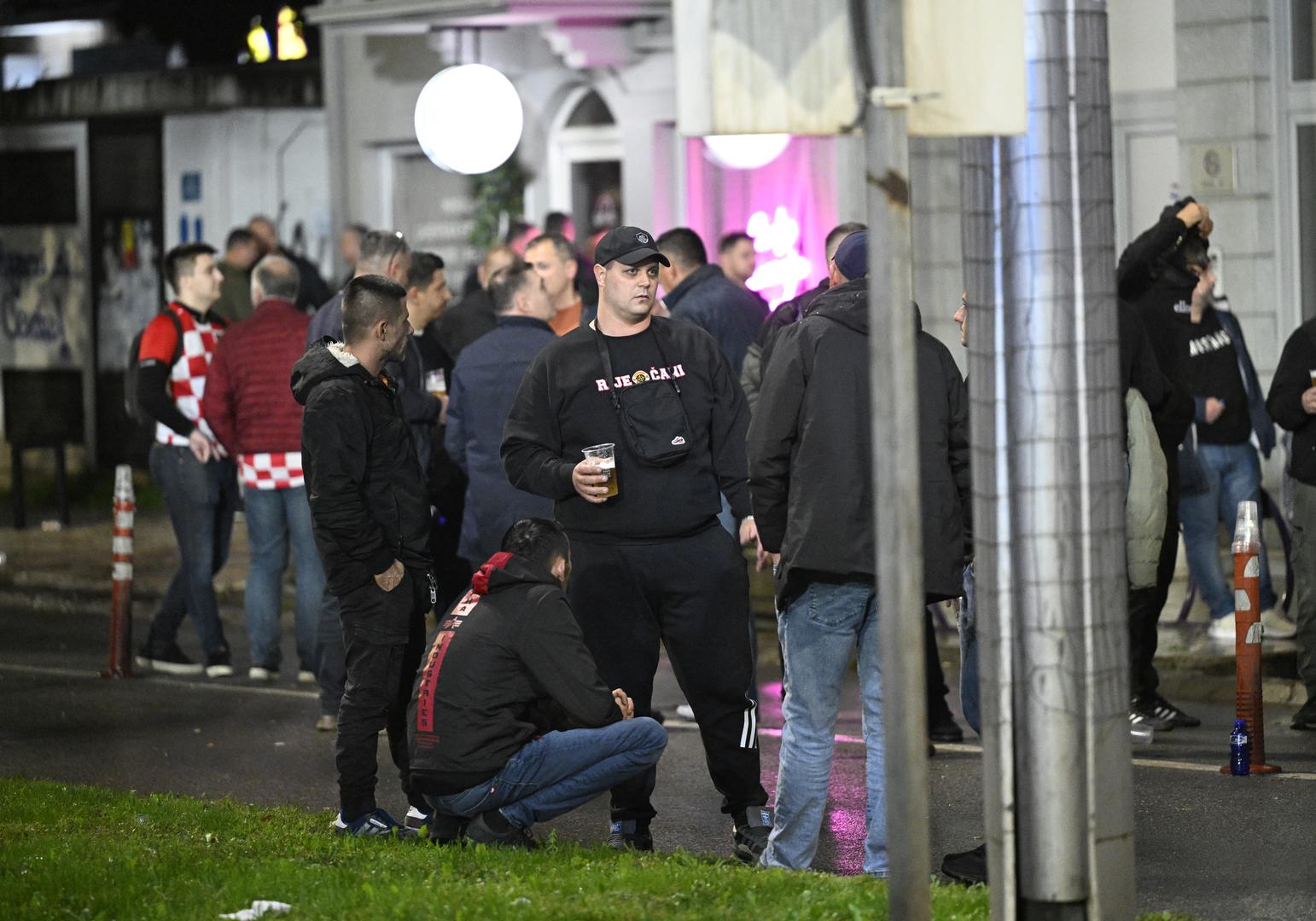 Nije bilo incidenata u tijeku dana, navijači su u sigurnom konvoju stigli u Podgoricu, a po javljanjima s terena, ne očekuju se ni neki novi ekscesi.