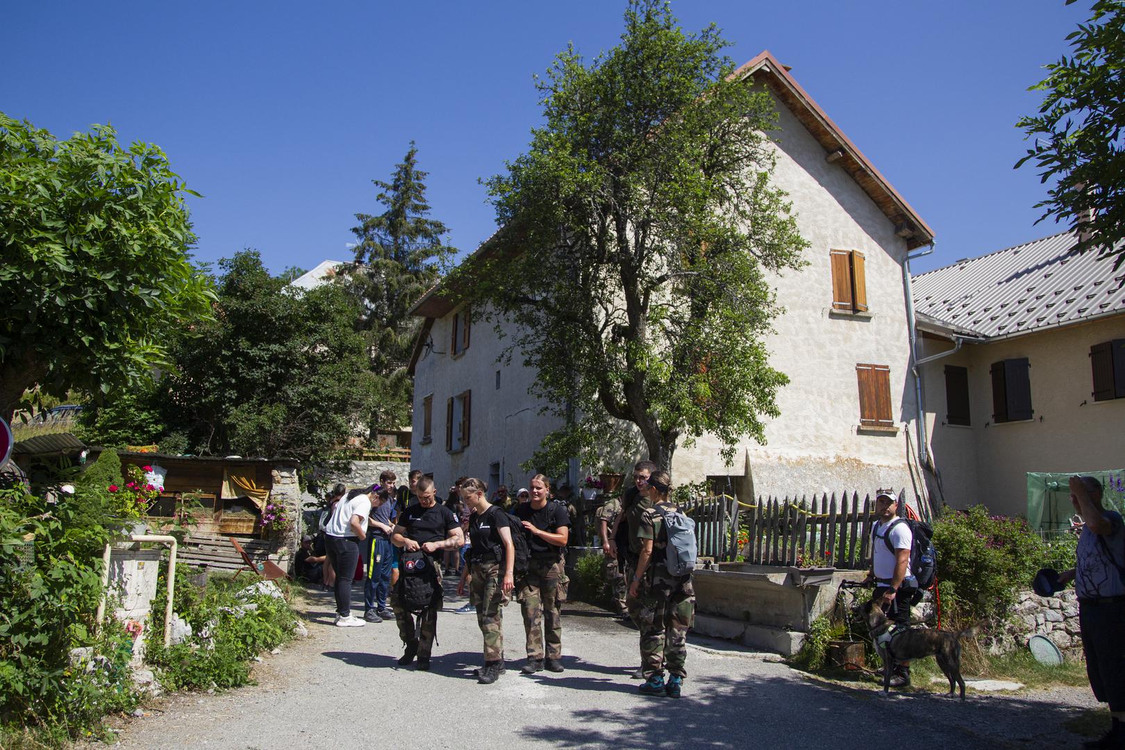 endarmes arrive from a beat. French police are engaged in an extensive air and land search for a missing two-year-old boy who disappeared from a village in the south of the country at the weekend. The toddler, Émile, was playing in the garden of his grandparents’ house in a hamlet just outside Le Vernet in the Alpes-de-Haute-Provence between Grenoble and Nice when he vanished on Saturday afternoon. Vernet, France, July 10, 2023. Photo by Thibaut Durand/ABACAPRESS.COM Photo: Durand Thibaut/ABACA/ABACA