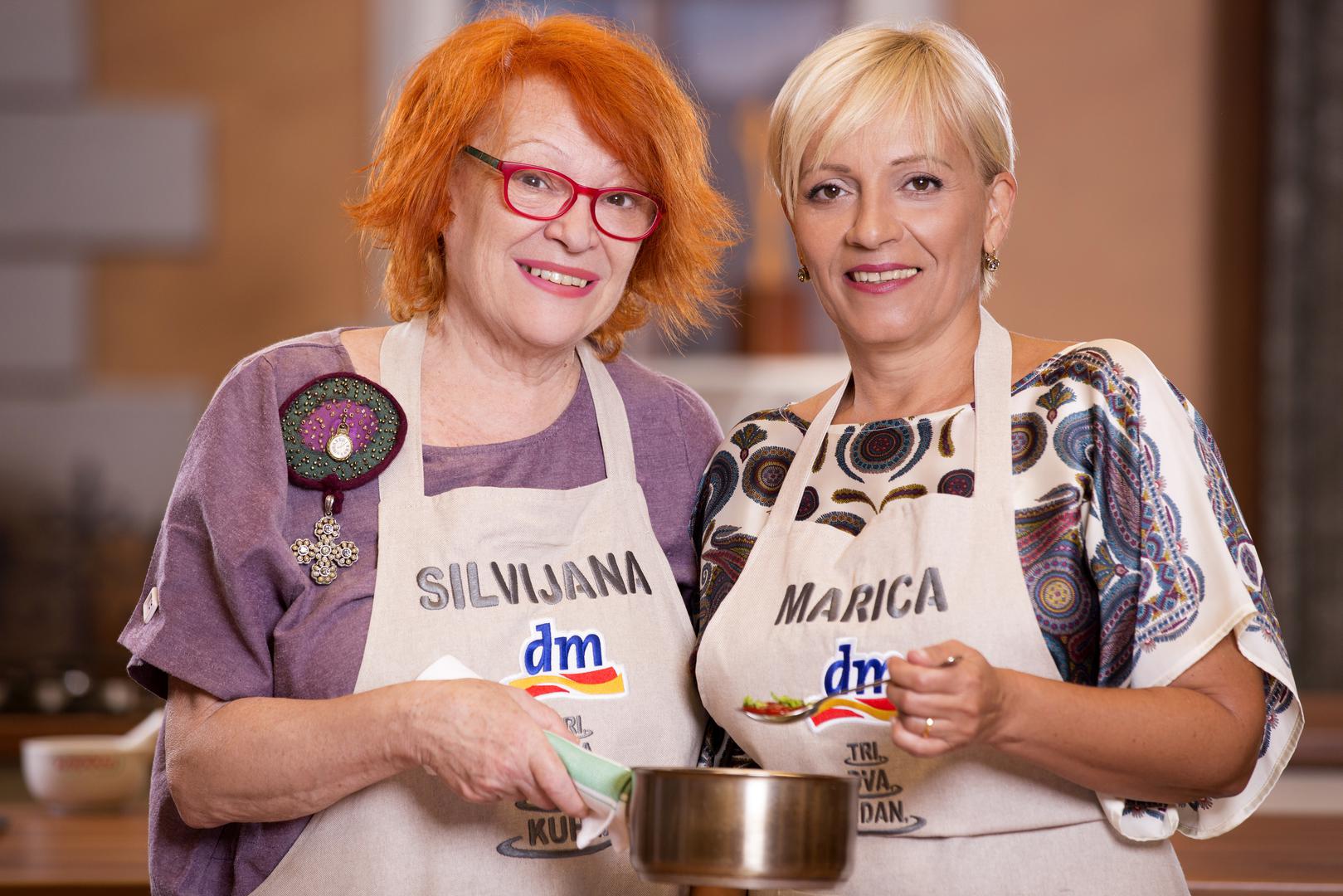 Silvijana Dražović (67, profesorica jezika/turistički vodič/slikarica, Zadar) i Marica Krstić (51, nezaposlena tekstilna dizajnerica, Zadar) – prijateljice
Obje su kreativne i dizajniraju odjeću. Zajedno su sudjelovale i u “Večera za 5”, u kojoj je tjednu pobjedu odnijela Silvijana. Obožavaju i prate sve kulinarske emisije, pa su se odlučile za prijavu u “Tri, dva, jedan – kuhaj!” i očekuju pobjedu.