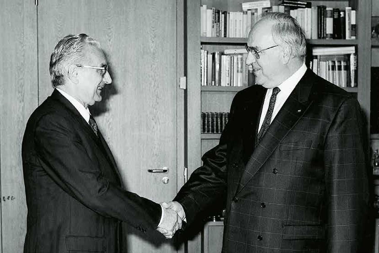 Hrvatski predsjednik Franjo Tuđman s njemačkim kancelarom Helmutom Kohlom u Bonnu 19. srpnja 1991.