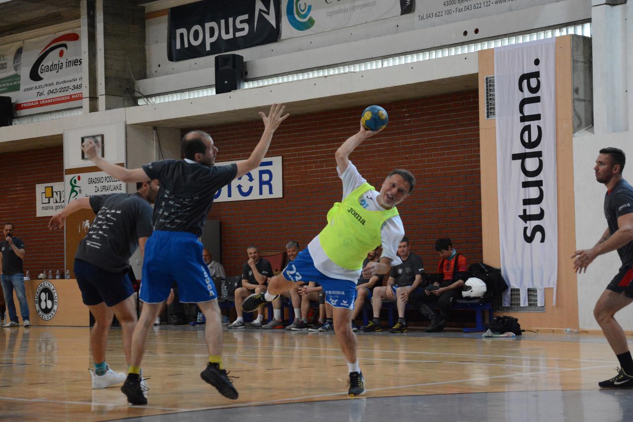 Bjelovar: Glumci i političari susjelovali na humanitarnom BOK rukometnom turniru