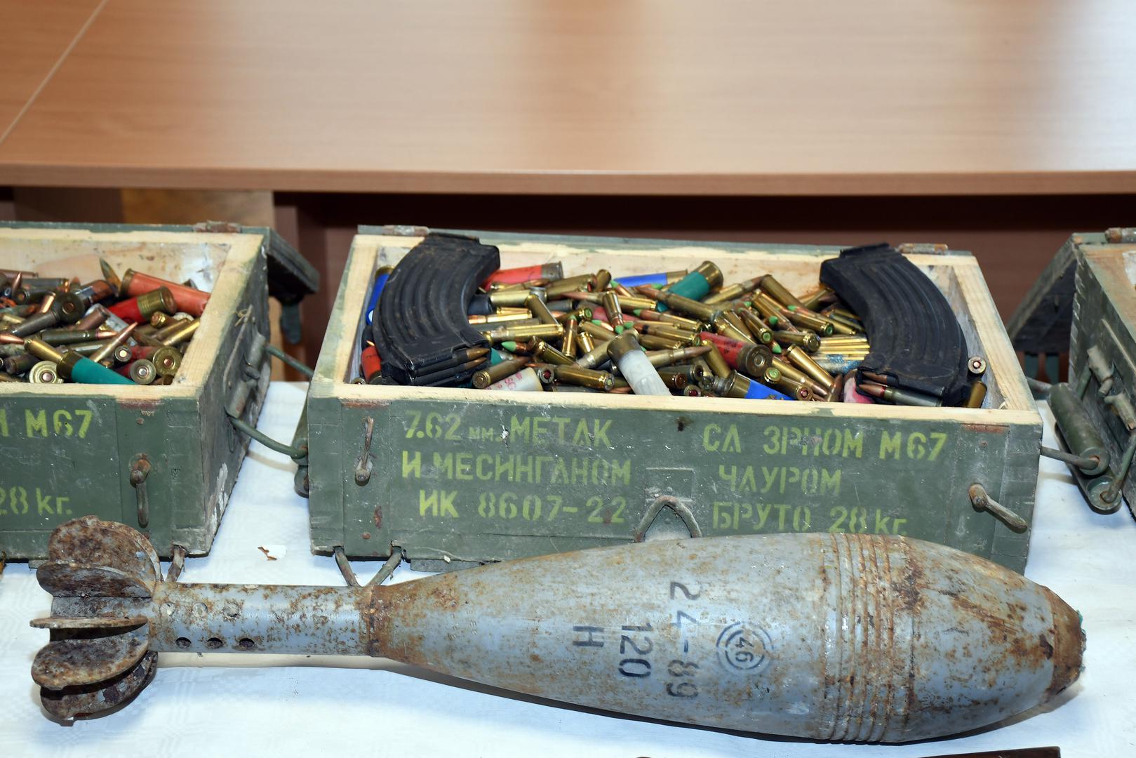 Od 19. studenoga do 11. prosinca građani su policiji predali ukupno šest automatskih pušaka, jednu poluautomatsku pušku, četiri puške s glatkom cijevi, jednu pušku s užlijebljenom cijevi, jednu zračnu pušku, tri pištolja i četiri kubure.