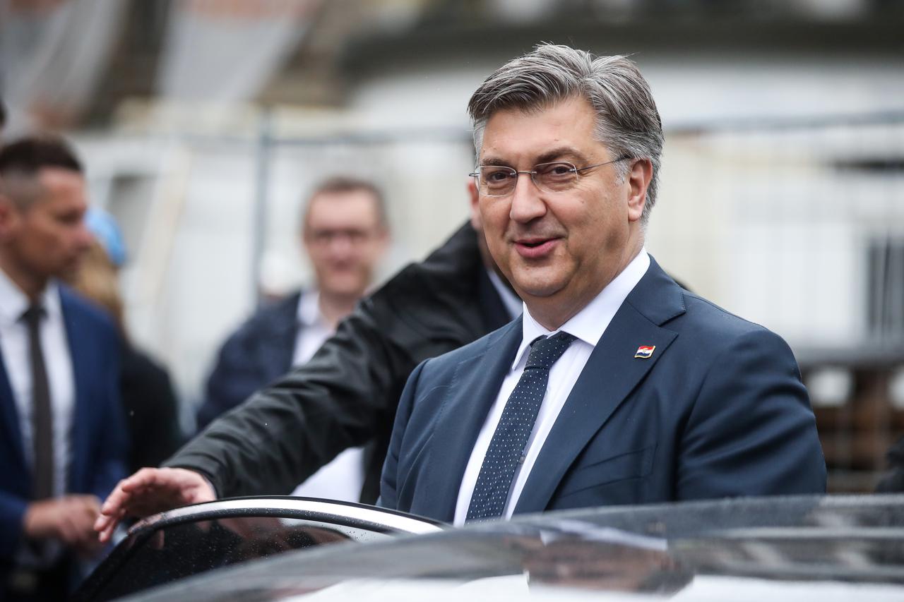 Zagreb: Premijer Andrej Plenković obišao gradilište zgrade Medicinskog fakulteta
