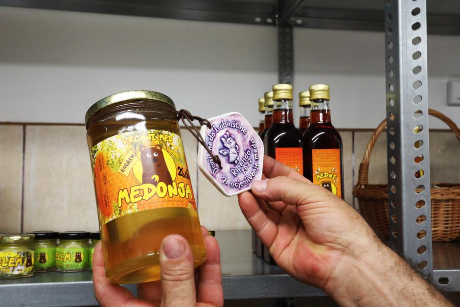 Vrbovsko: Pčelarstvo Burić OPG Medonja