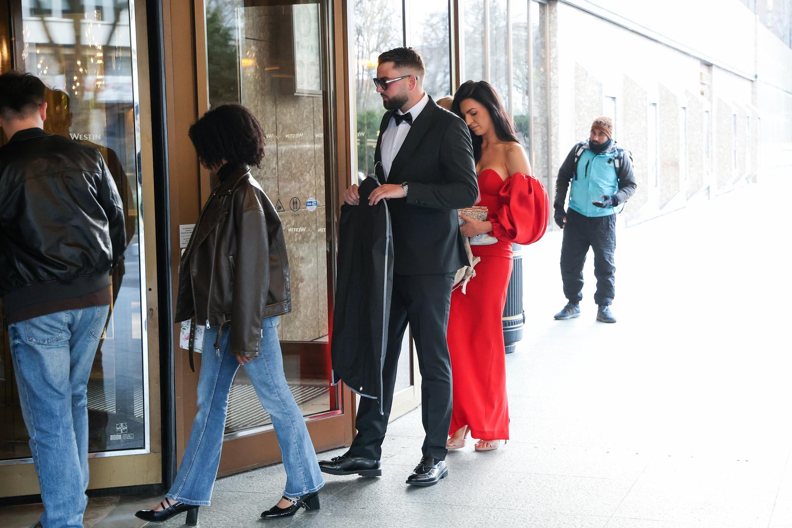 Predsjednik Hrvatskog nogometnog saveza, Marijan Kustić, oženio se za Niku Perenčević. Par je u petak imao svadbu, a uzvanici su se pridružili na fešti u zagrebačkom hotelu Westin