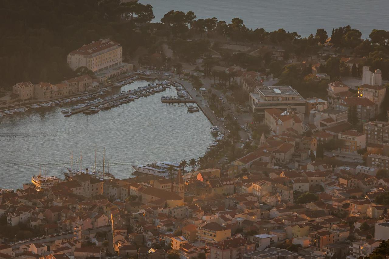 Makarska: Pogled na Makarsku sa Skywalka na Biokovu