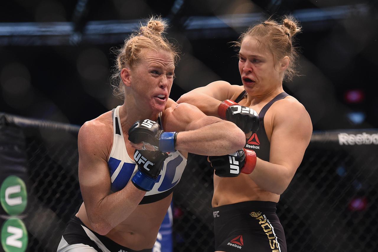 Holly Holm - Ronda Rousey