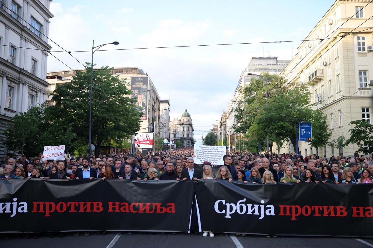 Beograd: Ispred škole "Vladislav Ribnikar" na današnji dan nema nikoga