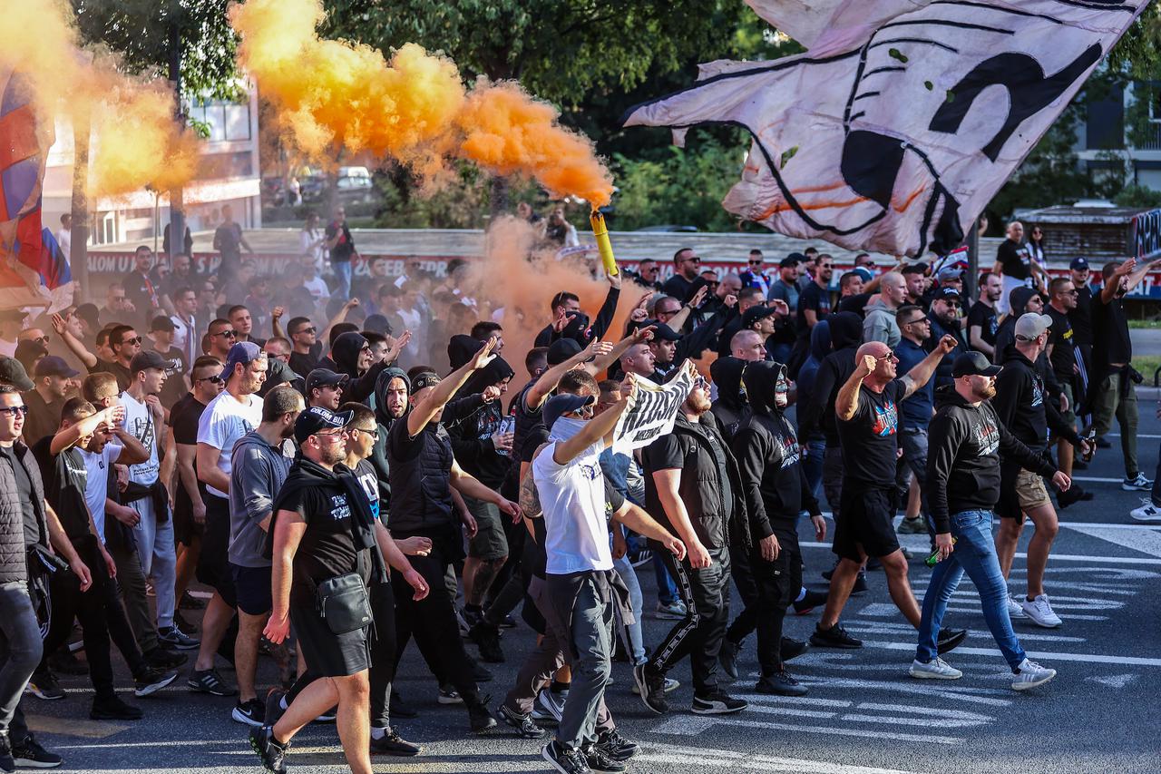 Split: Korteo Torcide prema stadionu Poljud
