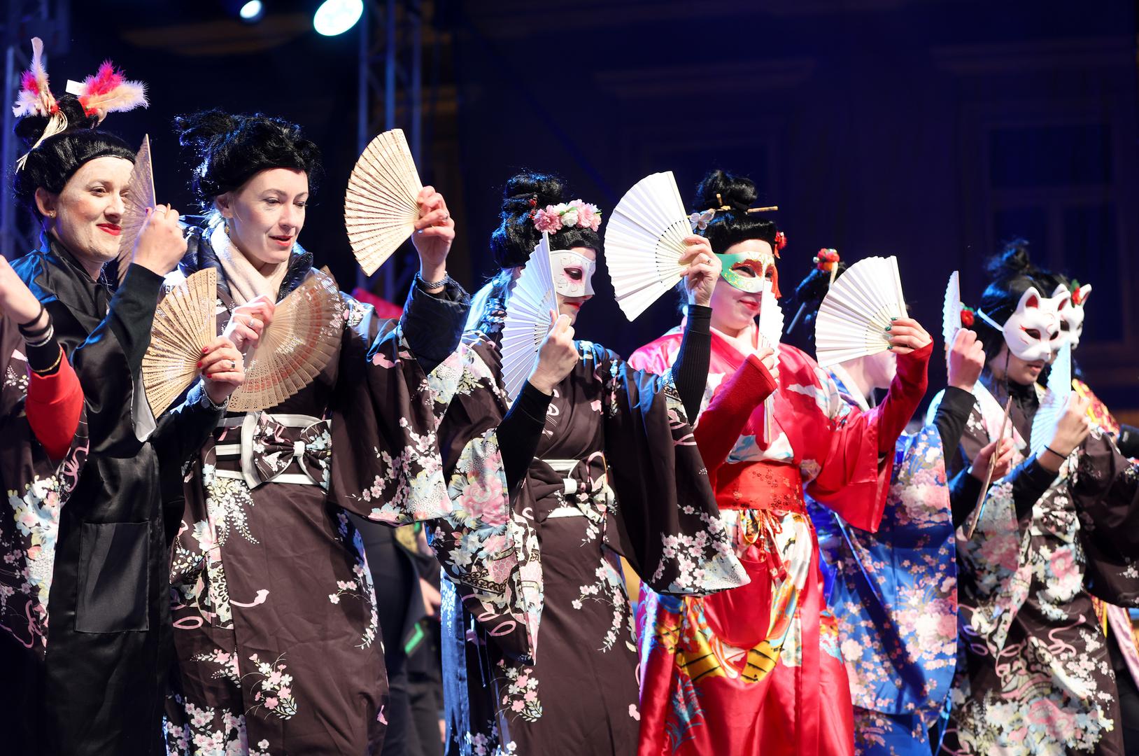 Bilo da se pojave kao raskošni maharadža, holivudska diva poput Marilyn Monroe ili mitski faraon, njihov kostim vrišti luksuzom i samopouzdanjem. Neće se libiti ni zaplesati sami nasred plesnog podija kako bi uživali u pljesku, jer za Lava je pažnja najslađa poslastica, slađa čak i od karnevalskih krafni. Oni ne biraju uloge, oni biraju legende koje će utjeloviti.