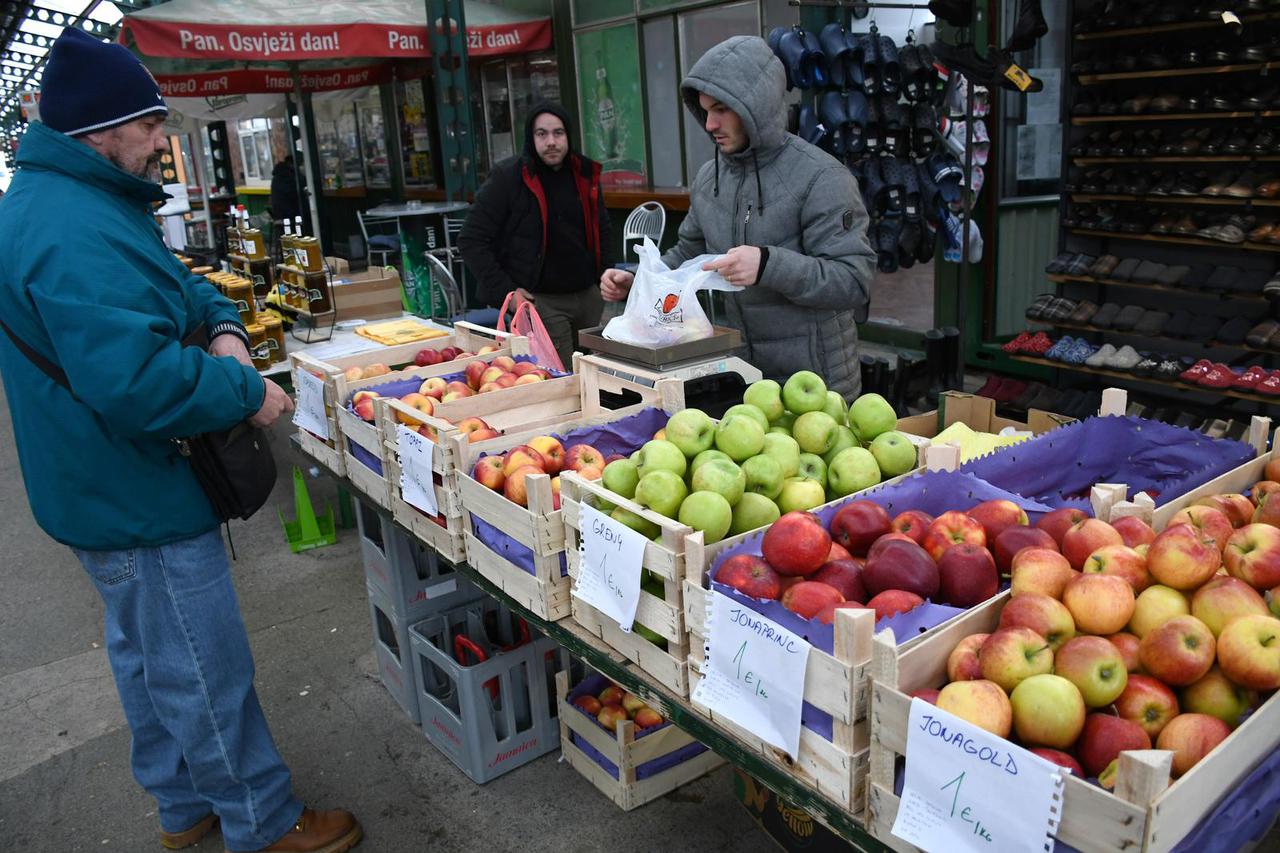 Bjelovar: Nakon uvođenja eura na tržnici je vidljivo poskupljenje proizvoda