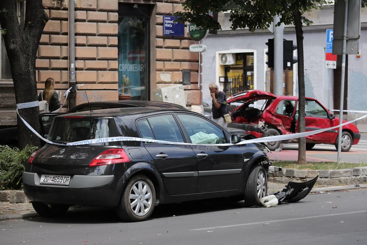 Zagreb: Sudar dva automobila na križanju Klaićeve i Kačićeve