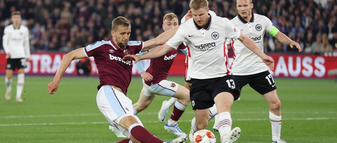 Jakićev Eintracht slavio u Vlašićevom Londonu,  Leipzig zabio u finišu