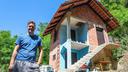 FOTO Tko je američki influencer koji je kupio kuću u Zagorju za 5000 eura? Bio je u vojsci i školovao se kod kuće