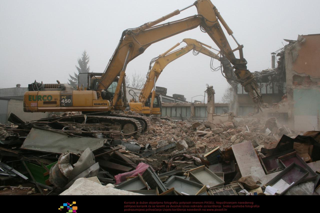 rusenje_PXL_kar_111201_814