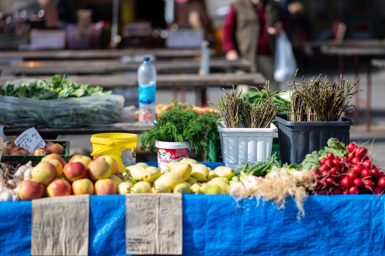 Zagreb: Pojavile se prve šparoge na Dolcu