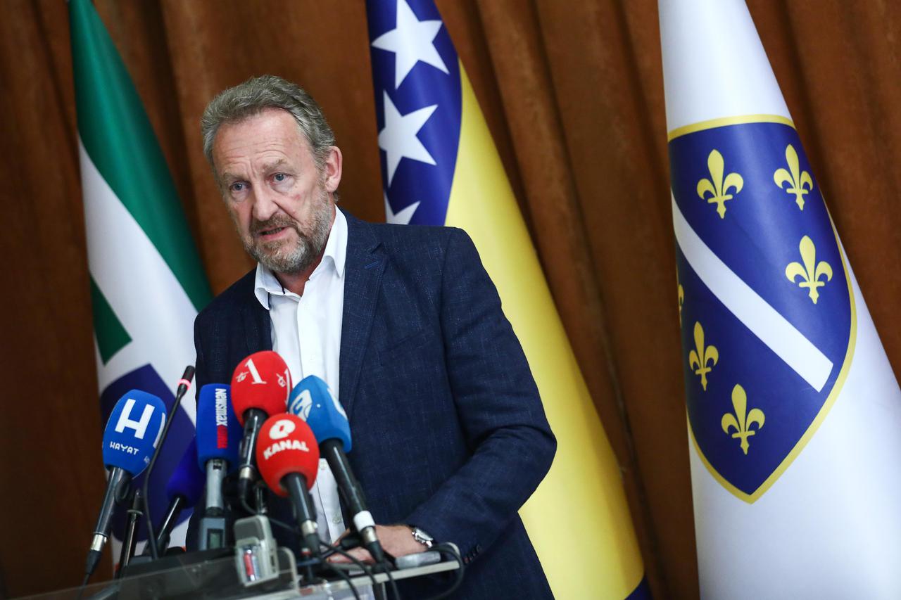 Sarajevo: Bakir Izetbegović dao izjau medijima nakon sjednica Predsjedništva SDA
